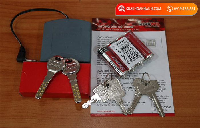 Chìa khóa phụ và vỏ hộp tiếp pin két sắt