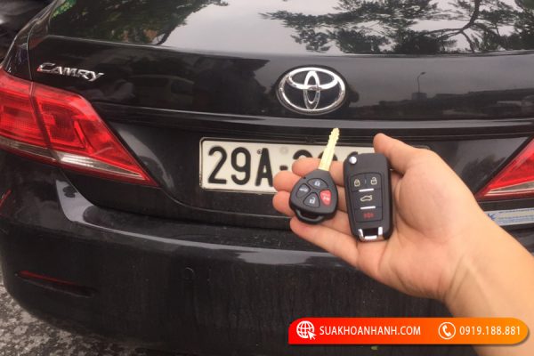 Làm chìa khóa xe Camry Chính Hãng, Tận Nơi, Giá Tốt