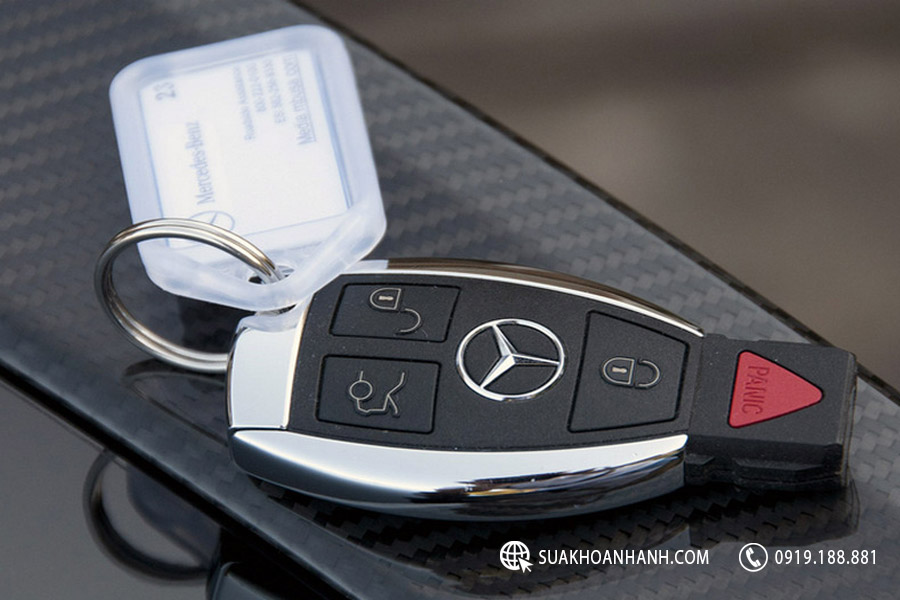 Chìa Khóa Remote Mercedes C Class C300 AMG  Làm Tận Nơi Giá Tốt