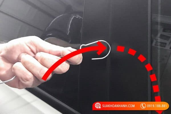 Mẹo hay giúp mở khóa xe ô tô khi quên chìa khóa trong tích tắc