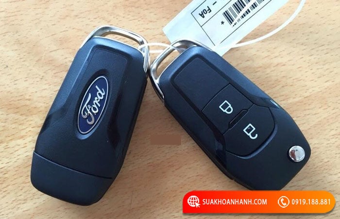 Giá thay pin chìa khóa xe Ford